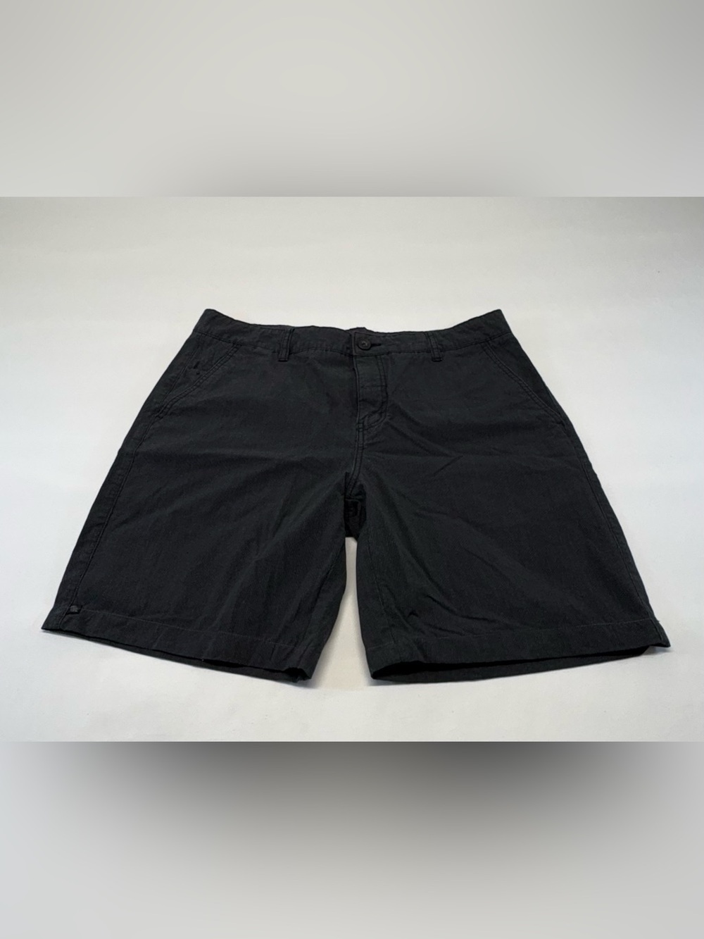 Gotcha Men's Flat-Front Black Shorts - Classic Chino Everyday Style Size 34